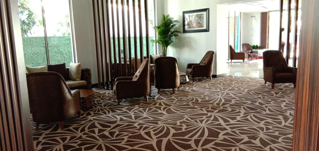 Summerset Continental Hotel By Usuma Mobushipe Zewnętrze zdjęcie